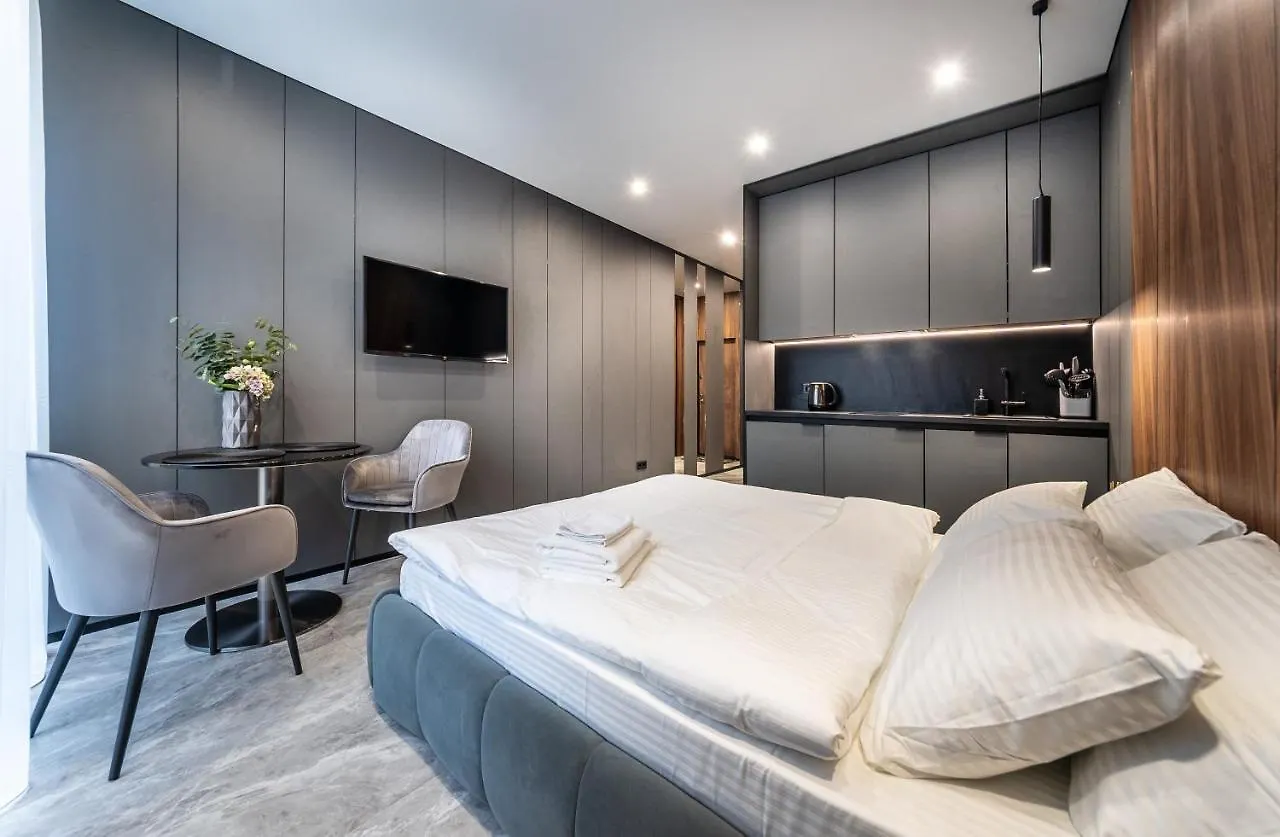 Premium Lux Apartments: French Quarter Studio with Spa Bath Kyiv