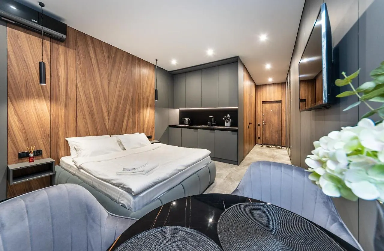 Premium Lux Apartments: French Quarter Studio with Spa Bath Kyiv